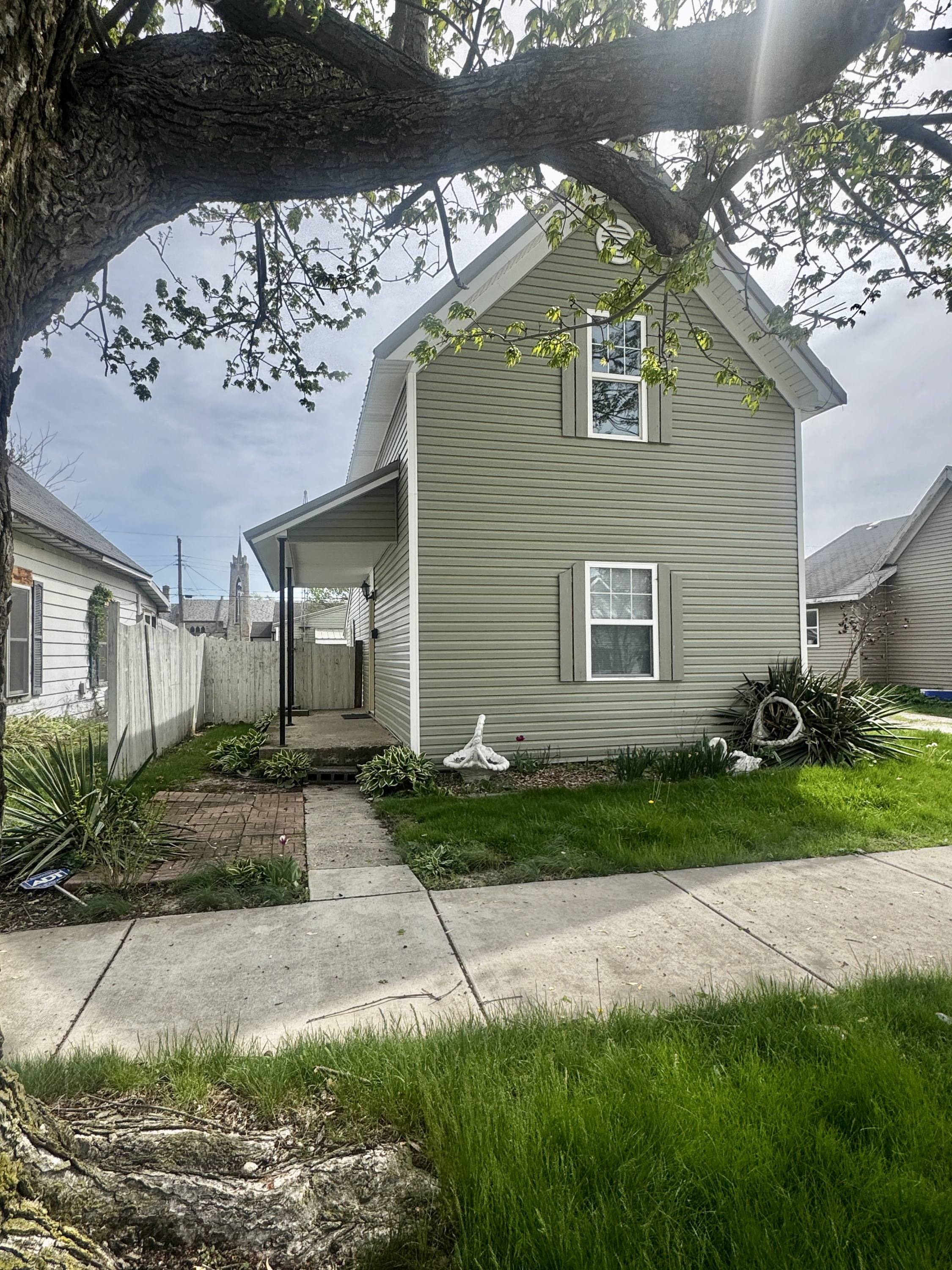 904 South Bell Street