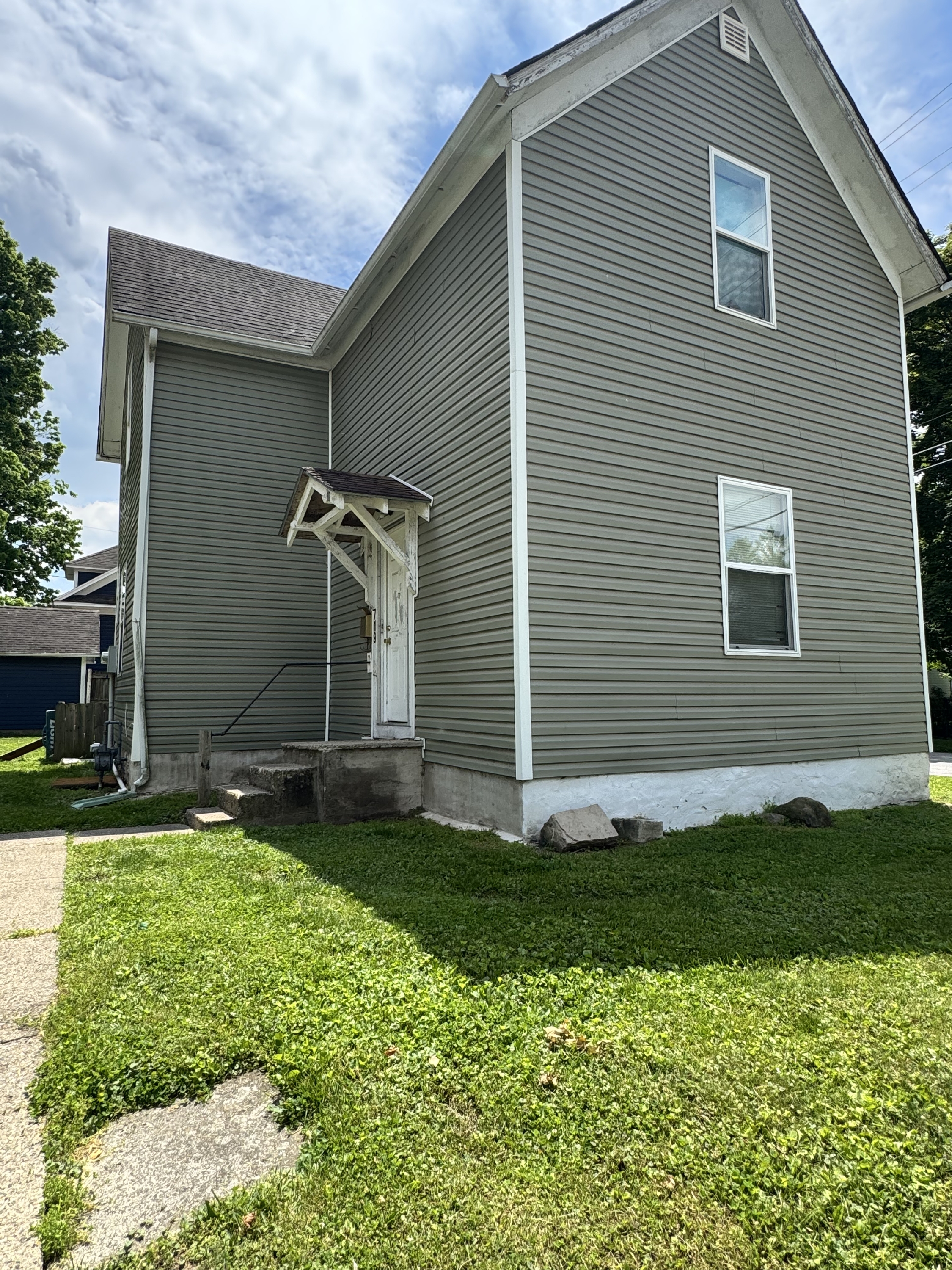 719 w walnut - 1