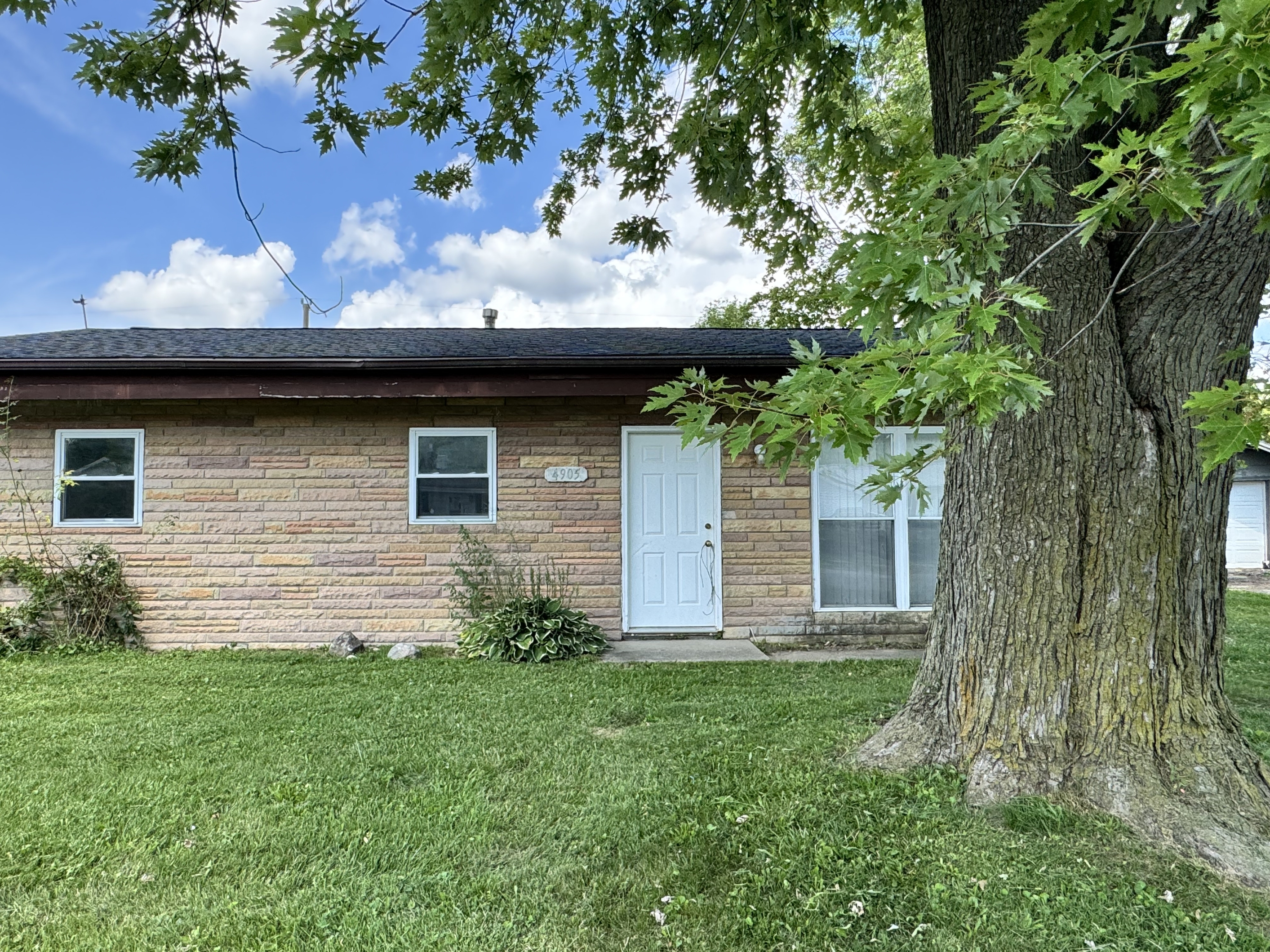 4905 Algonquin Trail