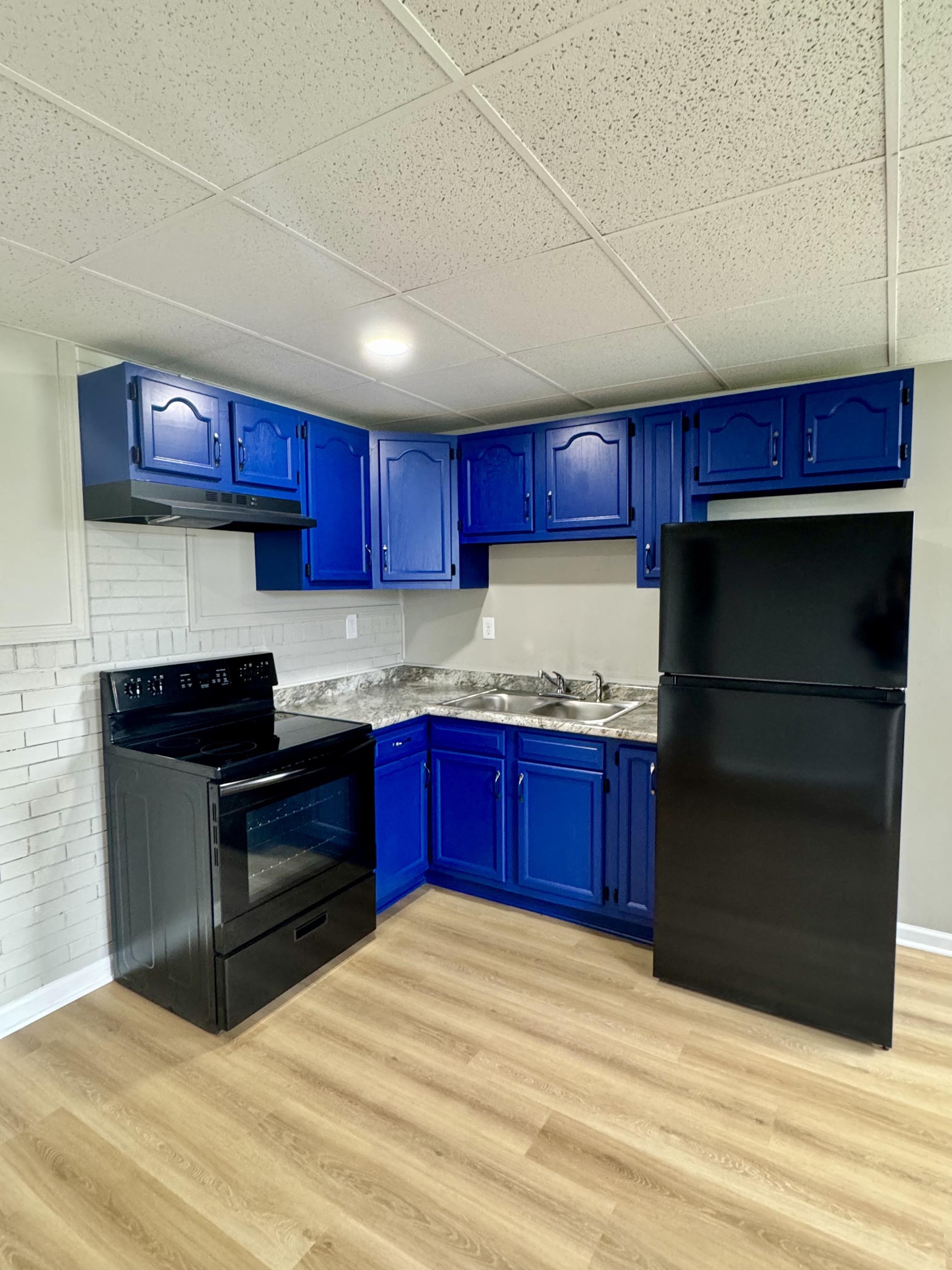 1109 South Main Street - 110